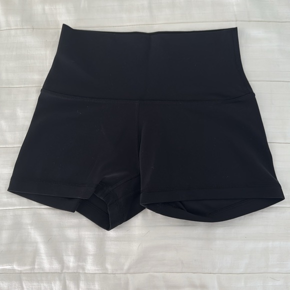 Aritzia Pants - Golden Butter Cheeky Hi-Rise 3” Shorts